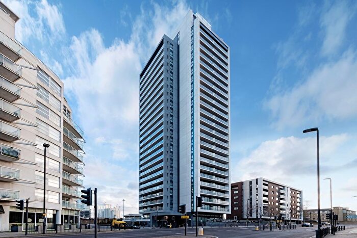1 Bedroom Flat To Rent In Horizons Tower, Yabsley Street, Canary Wharf, London, E14