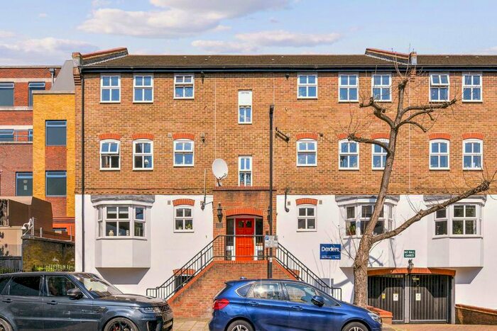 2 Bedroom Flat To Rent In Vauxhall Grove, London, SW8