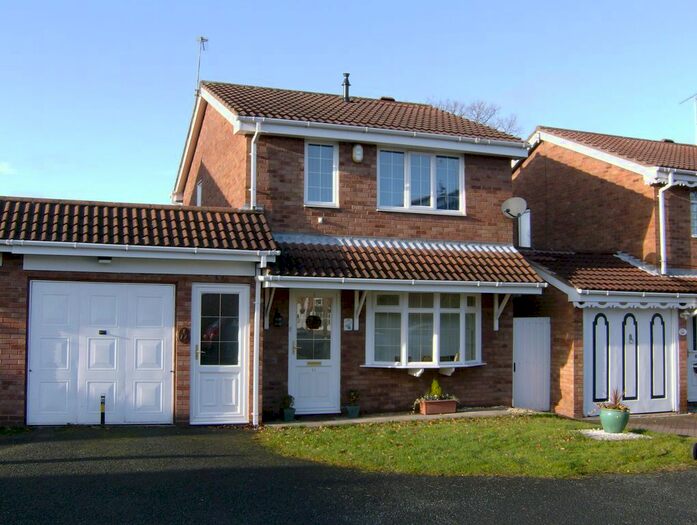 3 Bedroom Detached House To Rent In Plover Close, Featherstone, WV10