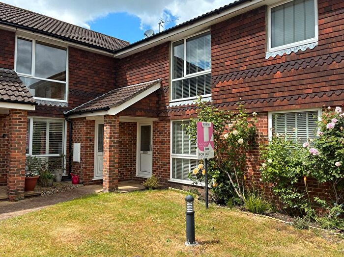 1 Bedroom Maisonette For Sale In Blacksmith Close, Ashtead, KT21