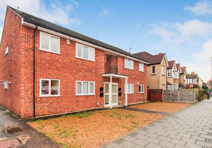2 Bedroom Flat To Rent In Flat, Beverley Crescent, Bedford, MK40
