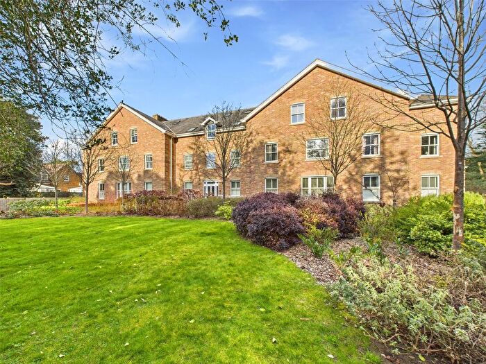 1 Bedroom Flat To Rent In Langdon Park, Teddington, TW11