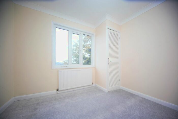 1 Bedroom Flat To Rent In Hencroft Street South, Slough, SL1
