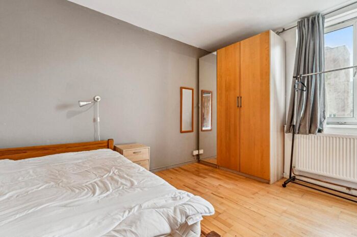 3 Bedroom Flat To Rent In Stanhope Street, Regents Park, NW1