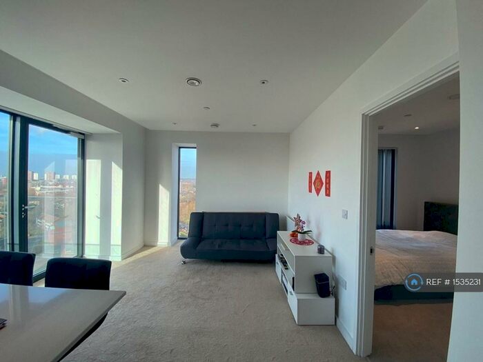 2 Bedroom Flat To Rent In Block B, Salford, M3