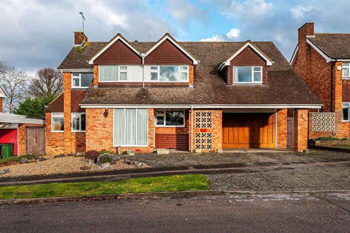 4 Bedroom Detached House For Sale In Browning Road, Fetcham, KT22