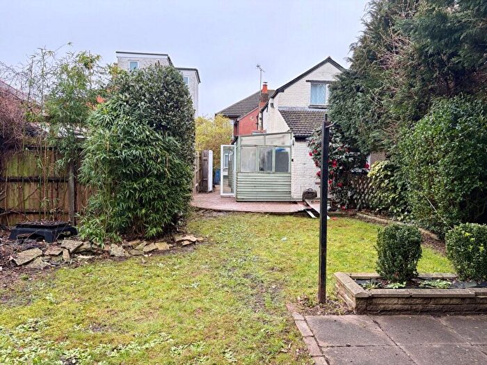 2 Bedroom Detached House For Sale In Westborough Road, Maidenhead, Berkshire, SL6