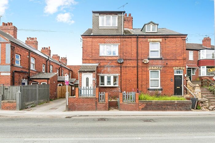 3 Bedroom Semi-detached House For Sale In High Street, South Elmsall, Pontefract, WF9