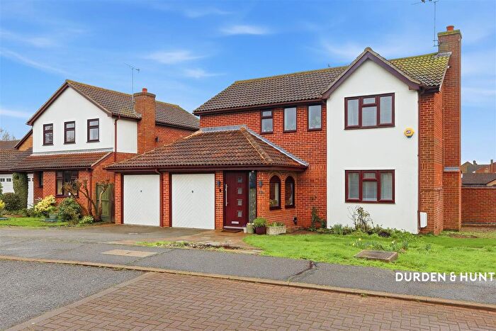 4 Bedroom Detached House For Sale In Butts Paddock, Canewdon, SS4