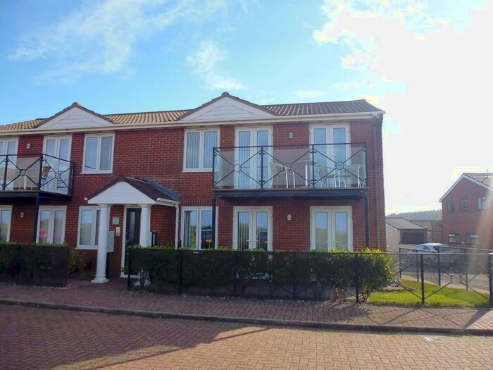 2 Bedroom Apartment To Rent In Beach Road, Sandbay, BS22