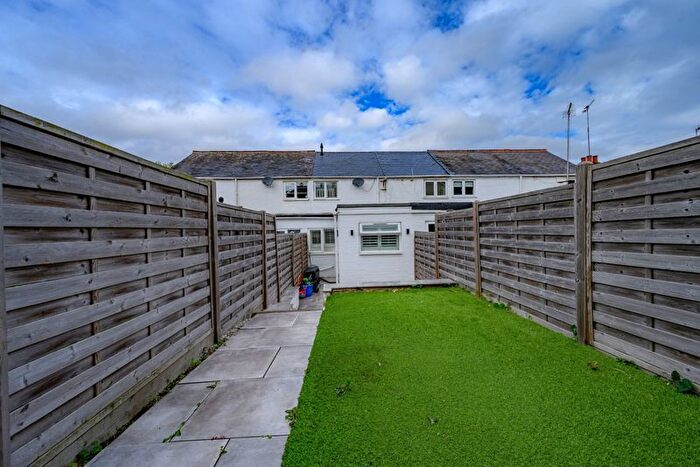 2 Bedroom Terraced House For Sale In College Lane, Hatfield, AL10