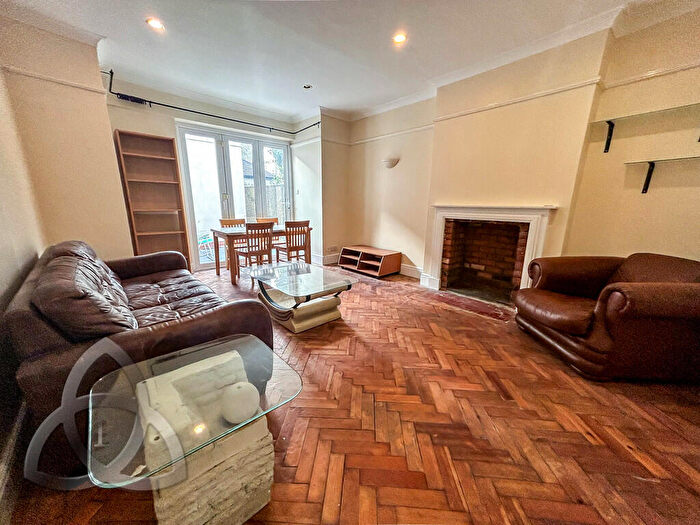 4 Bedroom Apartment To Rent In St. Cuthberts Road, Kilburn, NW2