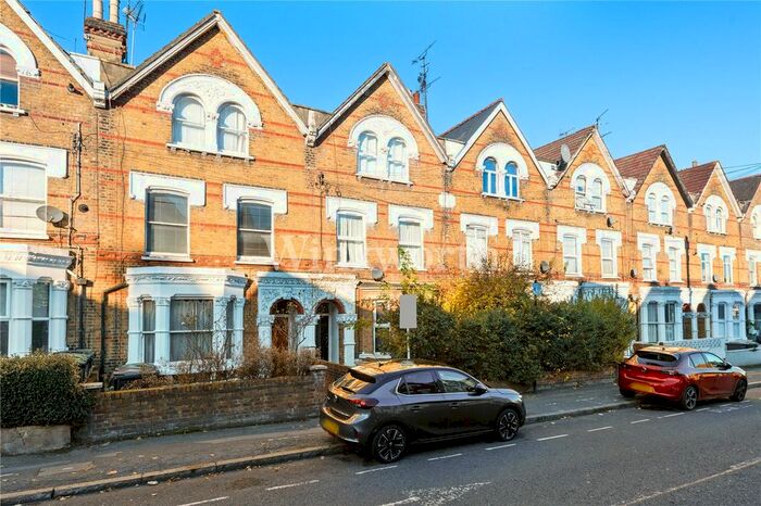 3 Bedroom Flat To Rent In Hermitage Road, London, N4