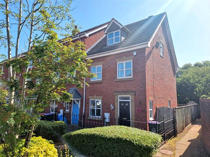 4 Bedroom End Terrace House To Rent In Gatcombe Way, Priorslee, Telford, Shropshire, TF2