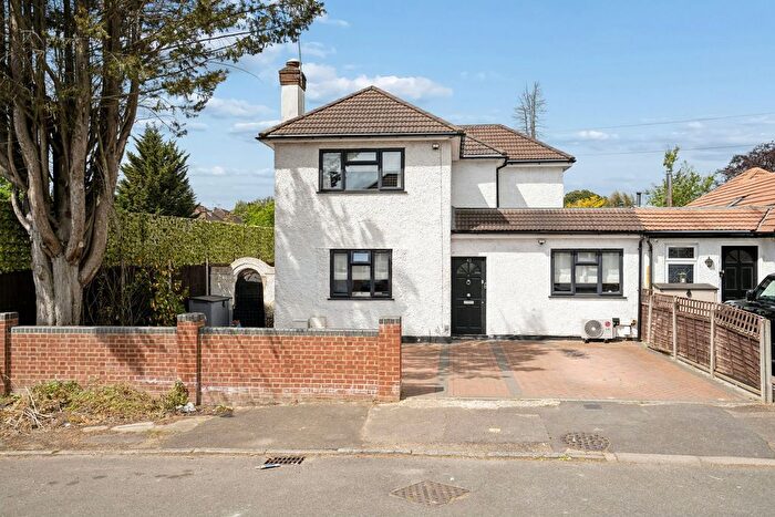 5 Bedroom Detached House For Sale In Hazelwood Drive, Pinner, HA5