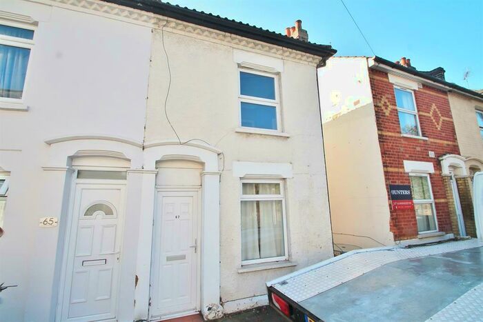 2 Bedroom Terraced House To Rent In Dover Road East, Northfleet, Rb, DA11