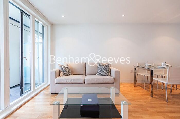 1 Bedroom Flat To Rent In Pump House Crescent, Brentford, TW8