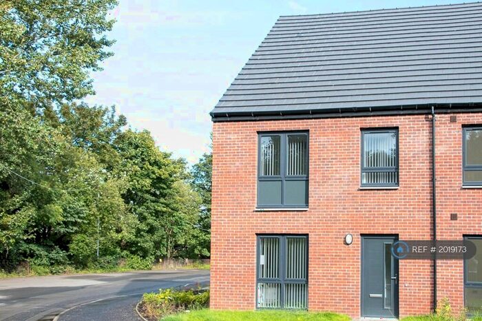 5 Bedroom Semi-Detached House To Rent In Shawholm Crescent, Glasgow, G43