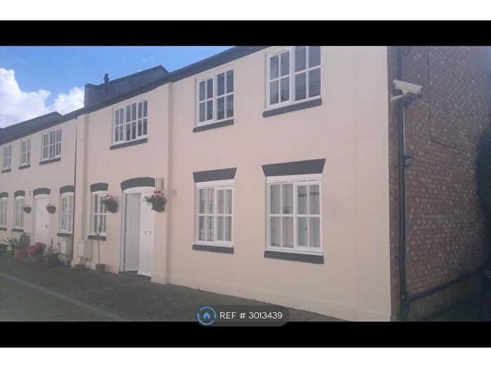 2 Bedroom Semi-Detached House To Rent In Medway Buildings, London, E3