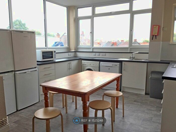 5 Bedroom Maisonette To Rent In Stokes Croft, Bristol, BS1