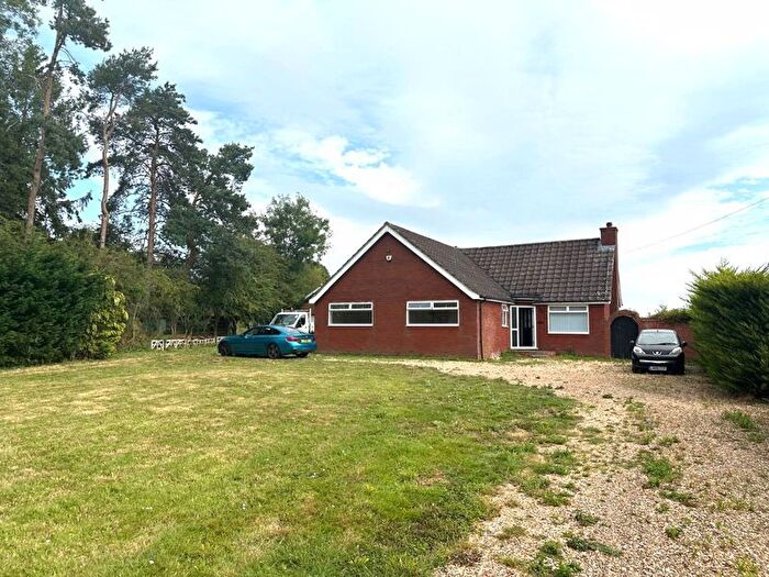 4 Bedroom Bungalow To Rent In Sundon Road, Dunstable, LU5