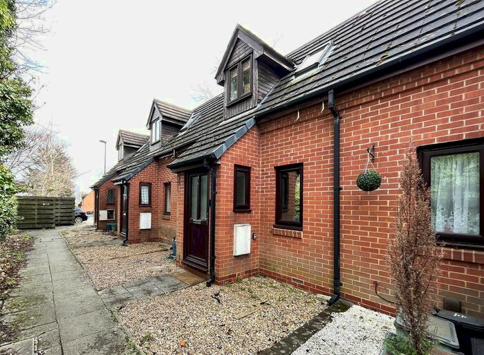 1 Bedroom Terraced House To Rent In Bradshaws Close, London, SE25