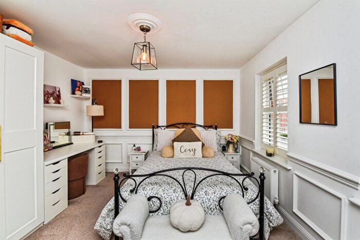 4 Bedroom Detached House For Sale In Cheviot Road, Westbury, BA13