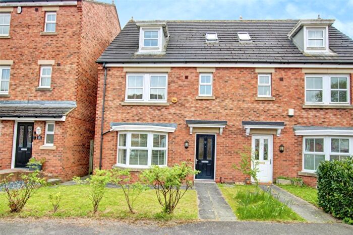 4 Bedroom Semi Detached House For Sale In Herons Court, Gilesgate, Durham, DH1