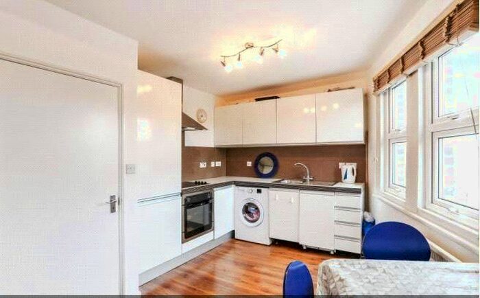 2 Bedroom Flat To Rent In Wimbledon Park Road, London, SW18