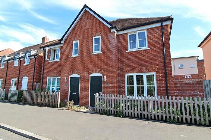 3 Bedroom Semi-Detached House For Sale In Grainger Street, Berewood, PO7
