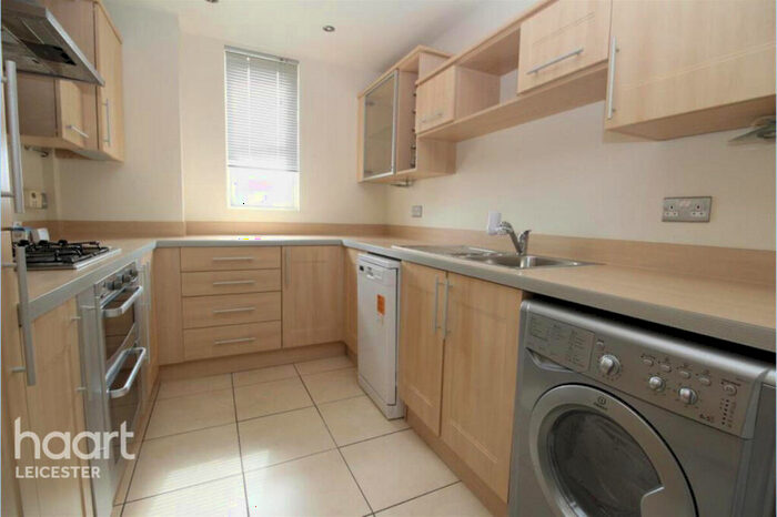 1 Bedroom Apartment For Sale In Watkin Road, Leicester, LE2