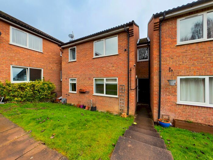 2 Bedroom Flat To Rent In Banner Court, Eaton Avenue, HP12