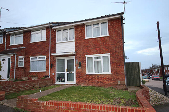 3 Bedroom Terraced House To Rent In Broadway, Gillingham, Kent, ME8
