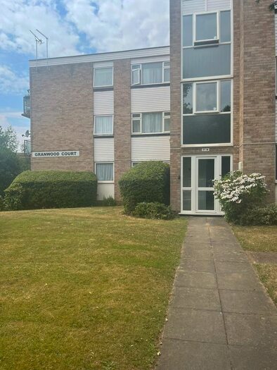 2 Bedroom Flat To Rent In Granwood Court, Isleworth, TW7