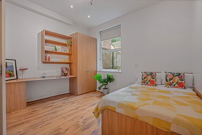 1 Bedroom Terraced House To Rent In Brookfield Road, Leeds, LS6