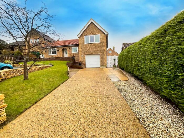4 Bedroom Property For Sale In Lairs Crescent, Snainton, Scarborough, YO13