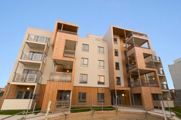 2 Bedroom Flat To Rent In Glenalmond Avenue, Cambridge, CB2