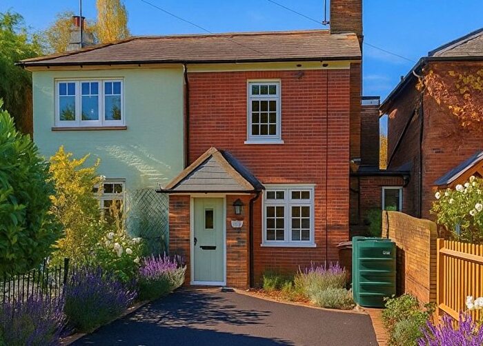 3 Bedroom Semi-Detached House For Sale In Maidstone Road, Matfield, TN12