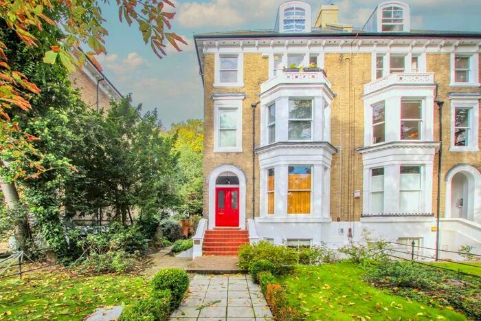 2 Bedroom Flat To Rent In Cambridge Park, Twickenham, TW1