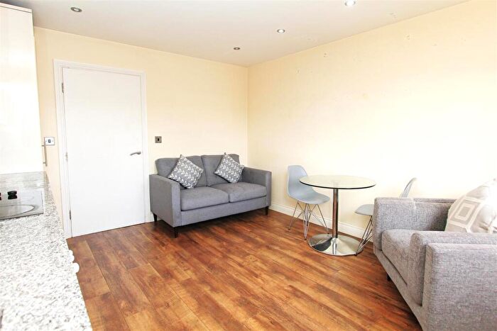 2 Bedroom Flat To Rent In Brunswick Court, Leeds, LS2