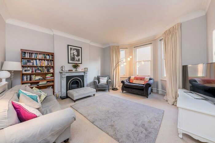 2 Bedroom Flat To Rent In Ashley Gardens, Thirleby Road, London, SW1P