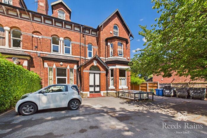 2 Bedroom Apartment For Sale In Highfield, Sale, Greater Manchester, M33