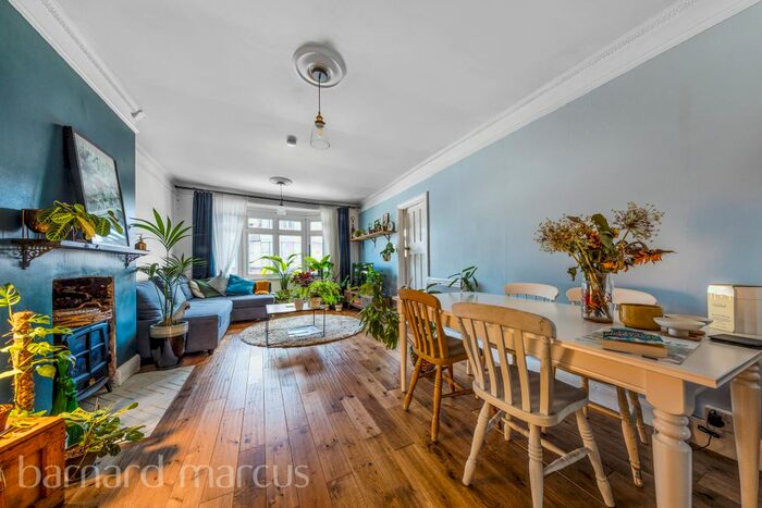 2 Bedroom Flat To Rent In Brighton Road, South Croydon, CR2