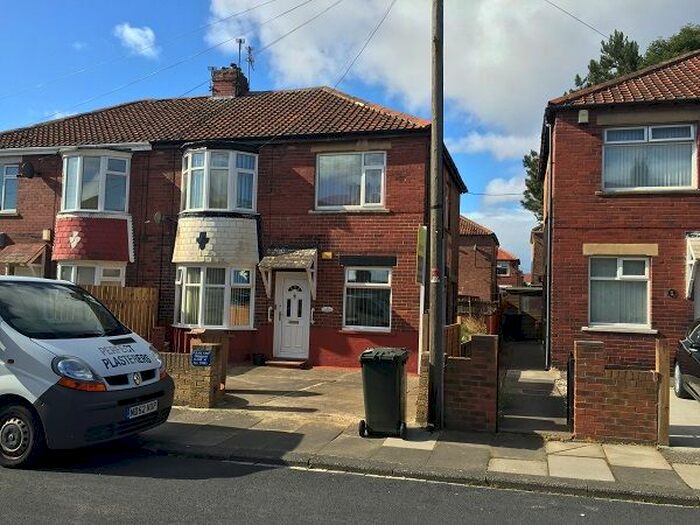 2 Bedroom Flat To Rent In St Julian Gardens, Howdon, Newcastle Upon Tyne, NE28