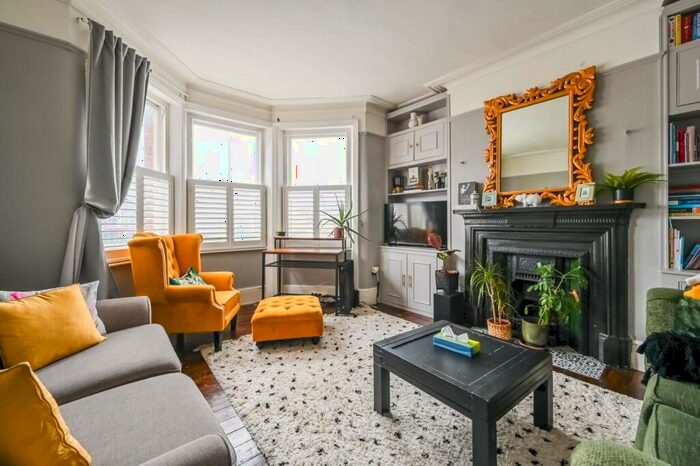 2 Bedroom Flat To Rent In Salisbury Mansions, Harringay, London, N15