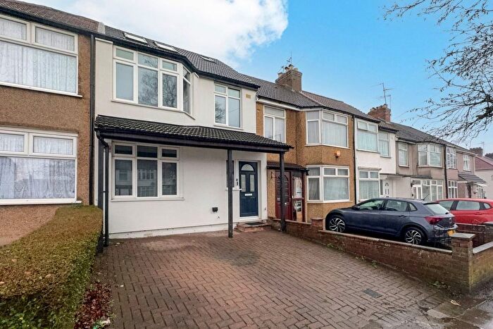 4 Bedroom Terraced House For Sale In Roxeth Green Avenue, Harrow, HA2