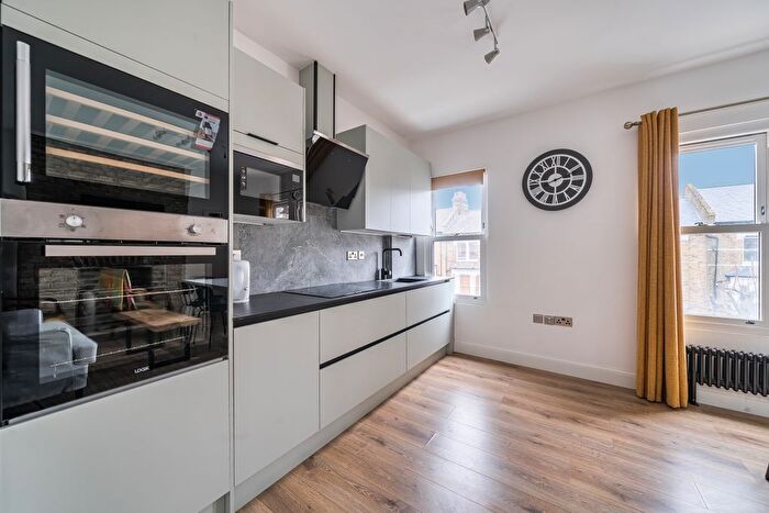 2 Bedroom Flat To Rent In Croxley Road, London, W9