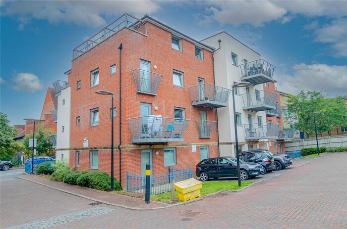 1 Bedroom Flat To Rent In Kings View West End Ro, High Wycombe, Buckinghamshire HP11