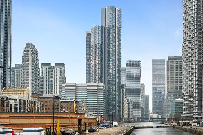 1 Bedroom Flat For Sale In Hampton Tower, Marsh Wall, Canary Wharf, London, E14