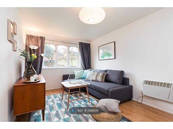 1 Bedroom Flat To Rent In Spa Court, London, SE16